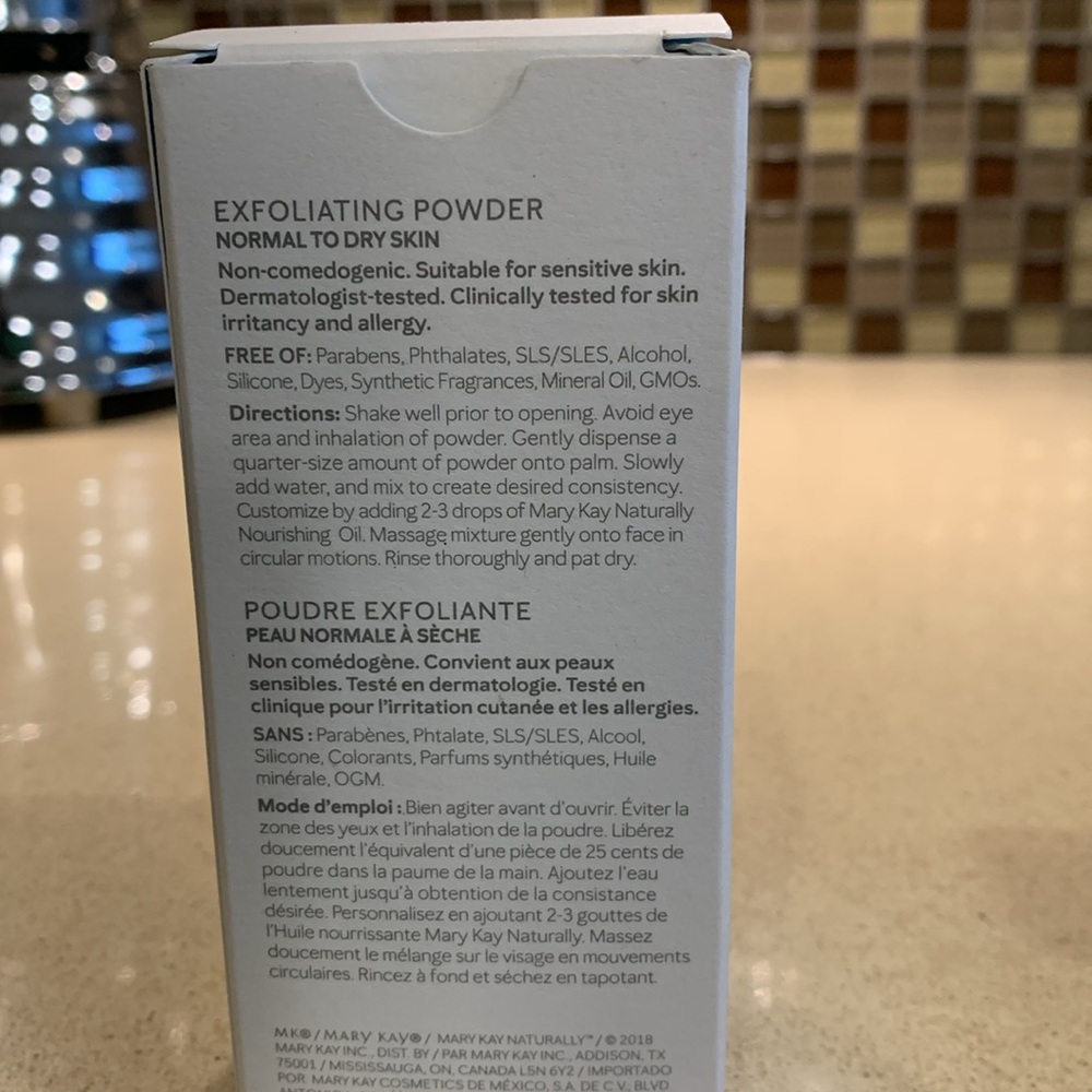 Mary Kay Naturally Exfoliating Powder - Picture 3 of 3